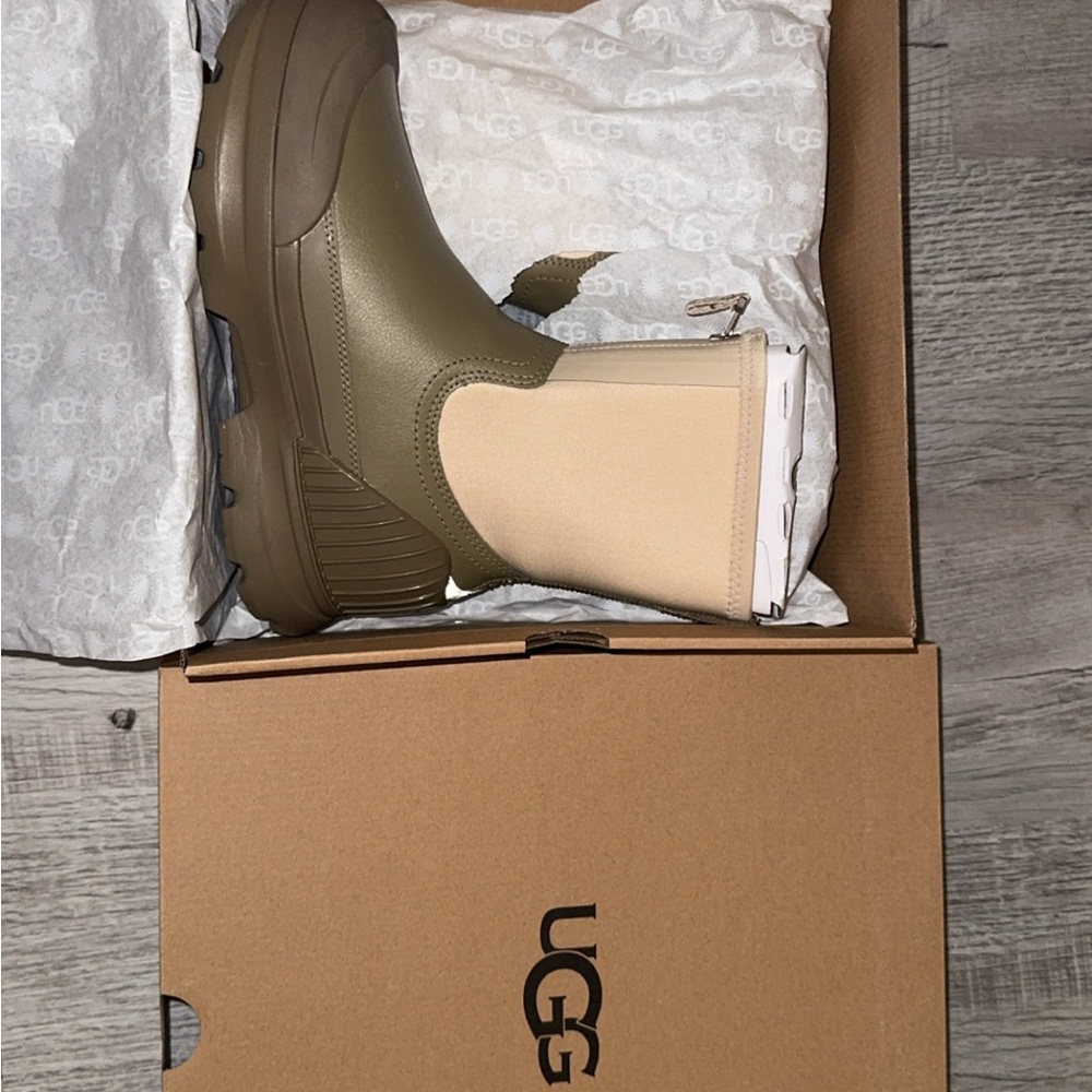 UGG Neumel X Zip